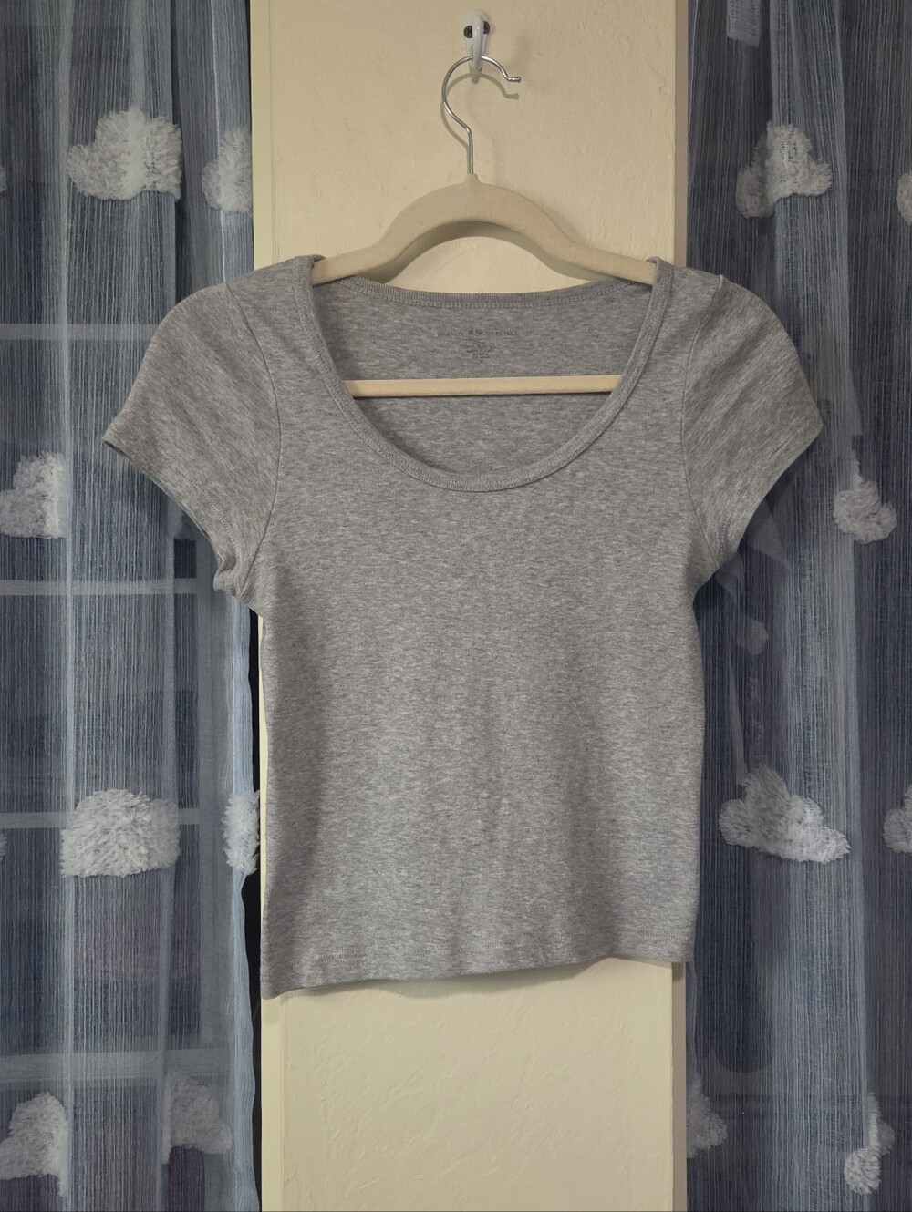 Brandy Melville Heather Gray Scoop Neck Short Sleeve Tee